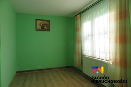 Dom z budynkami gospodarczymi- Karczówka